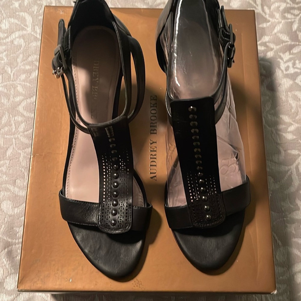 Audrey brooks !!! Sz 8.5
